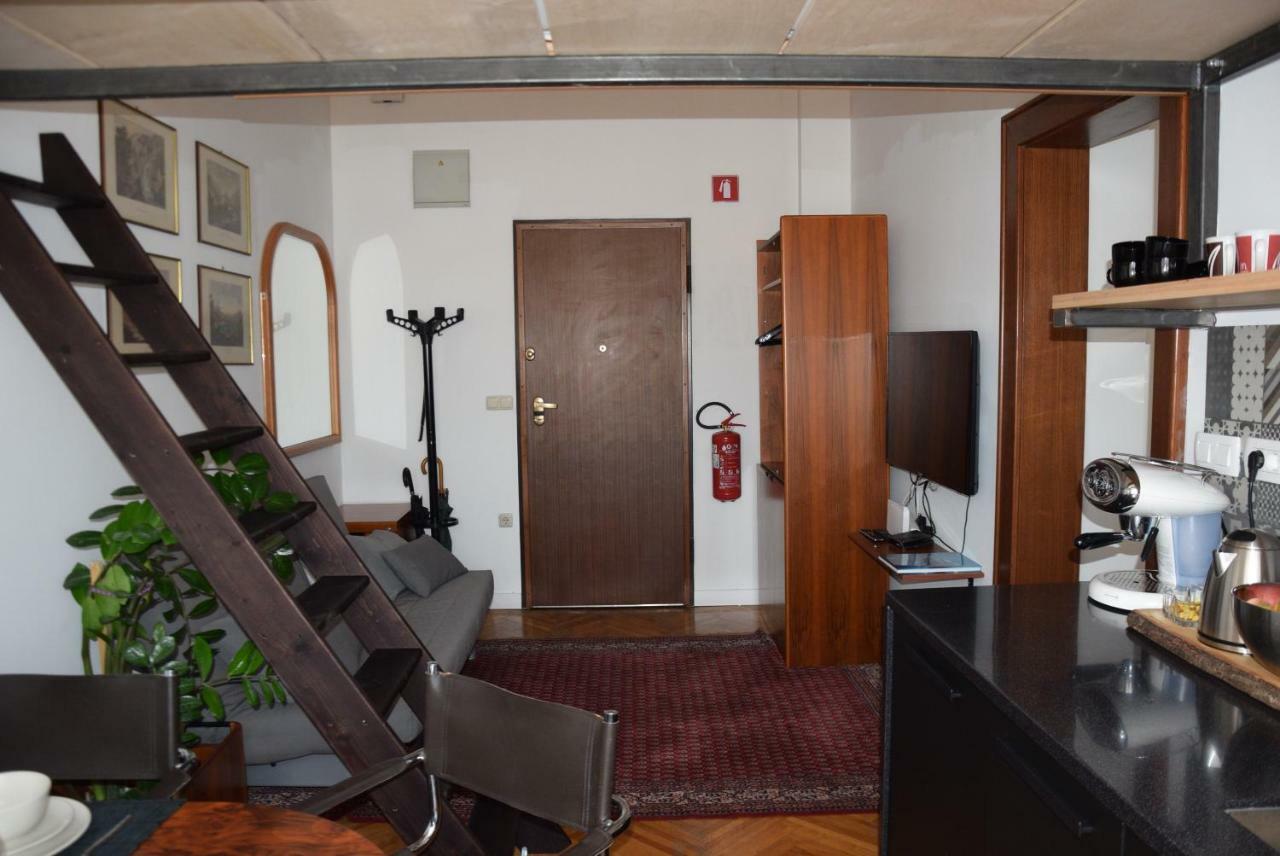 Lawyers Loft In Heritage Skyscraper Ljubljana Exterior photo